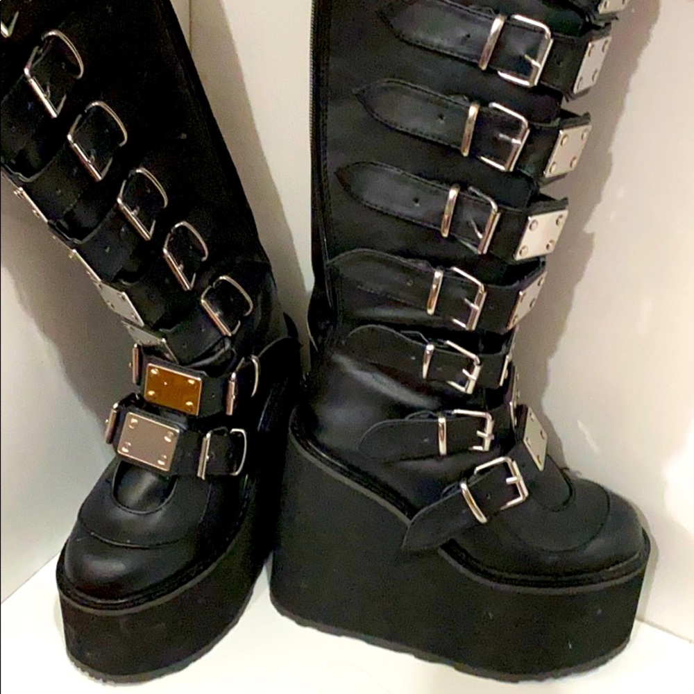 Demonia platform boots